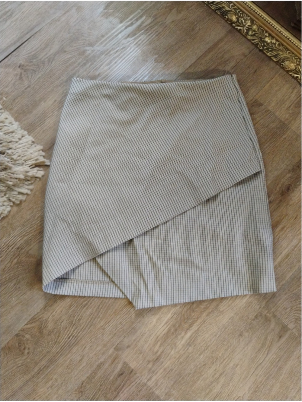 Women's Dynamite Plaid Mini Skirt, Size M, Beige and Black